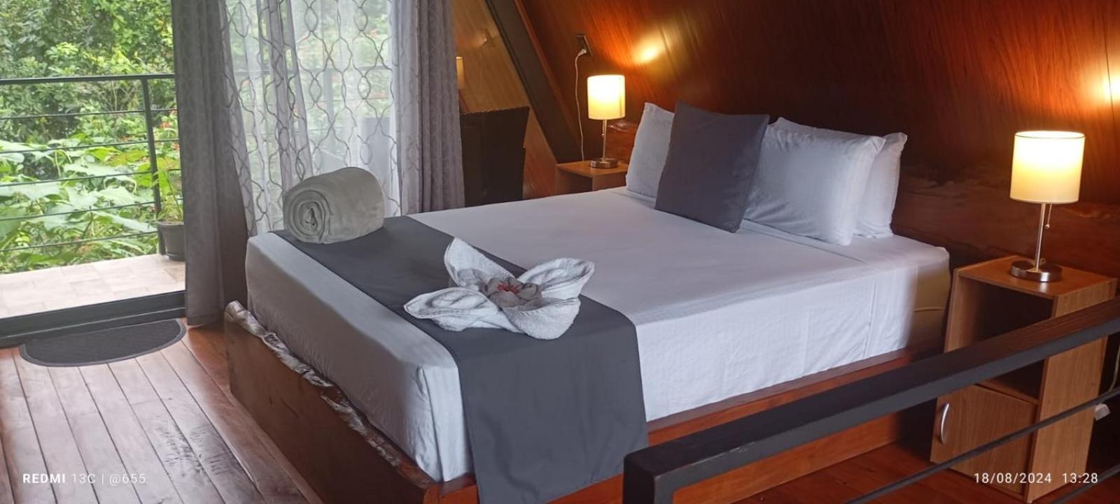 Yarumo Lodge, Rio Celeste Black Chalets Bijagua Bagian luar foto