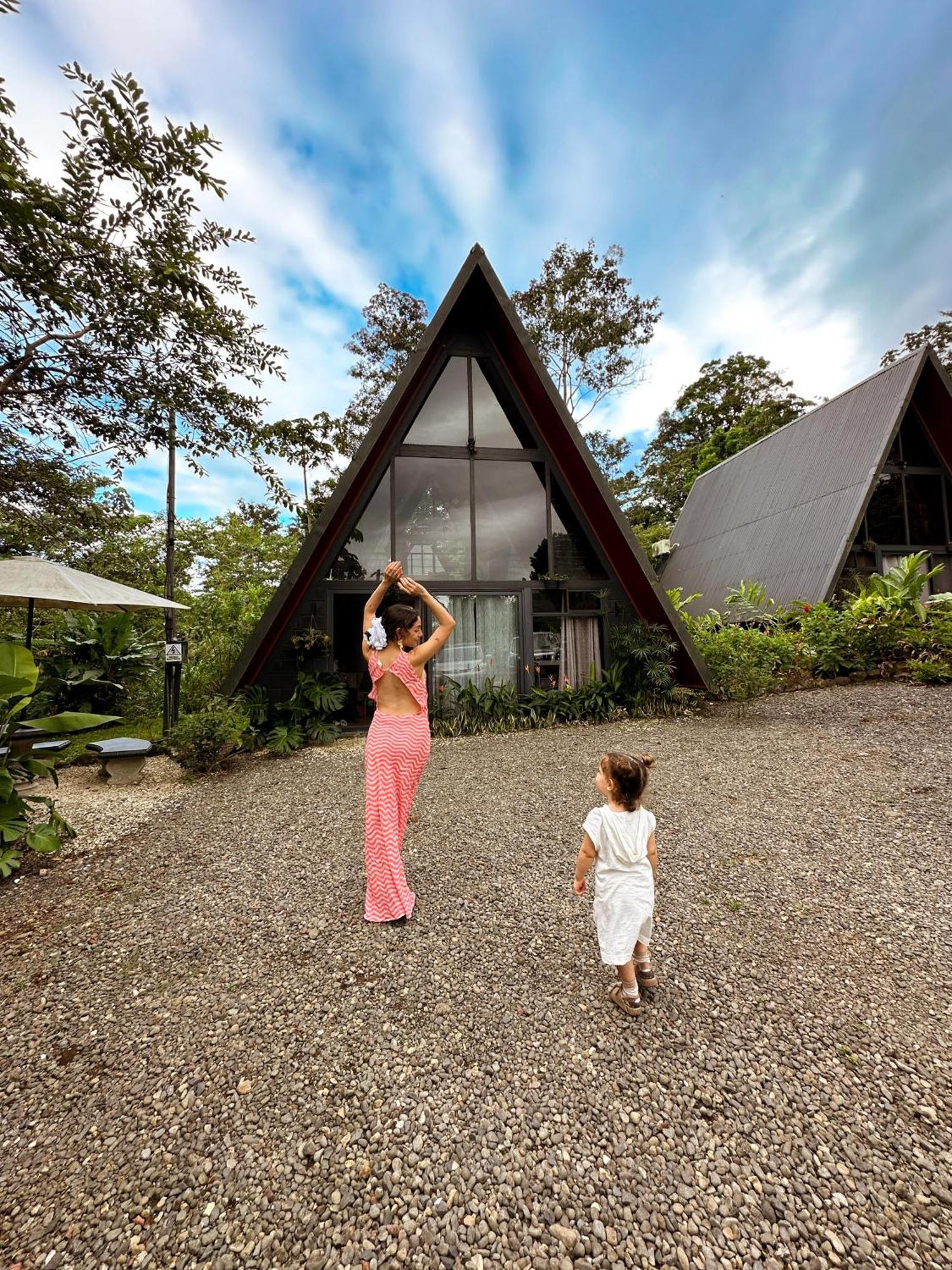 Yarumo Lodge, Rio Celeste Black Chalets Bijagua Bagian luar foto