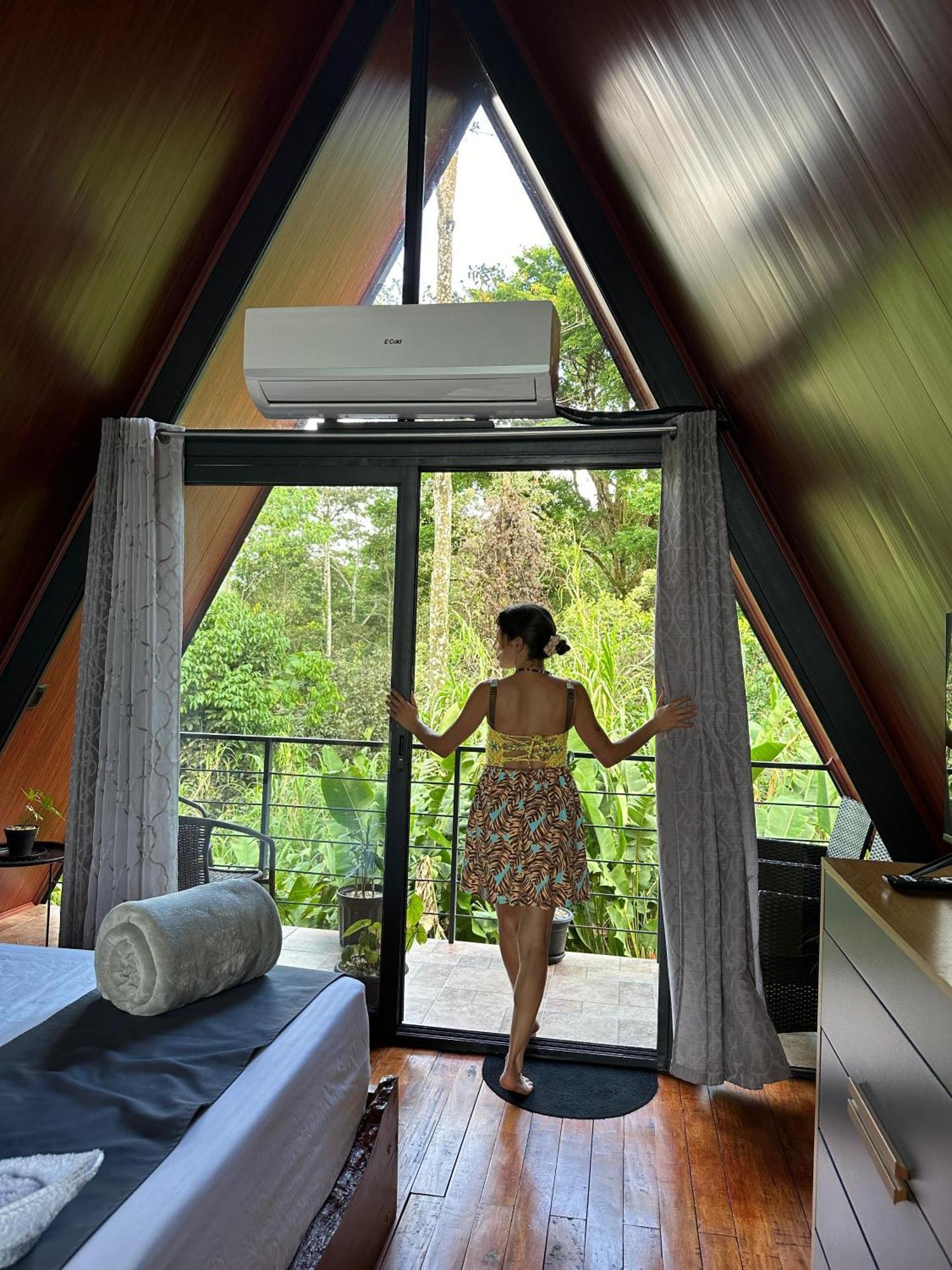 Yarumo Lodge, Rio Celeste Black Chalets Bijagua Bagian luar foto