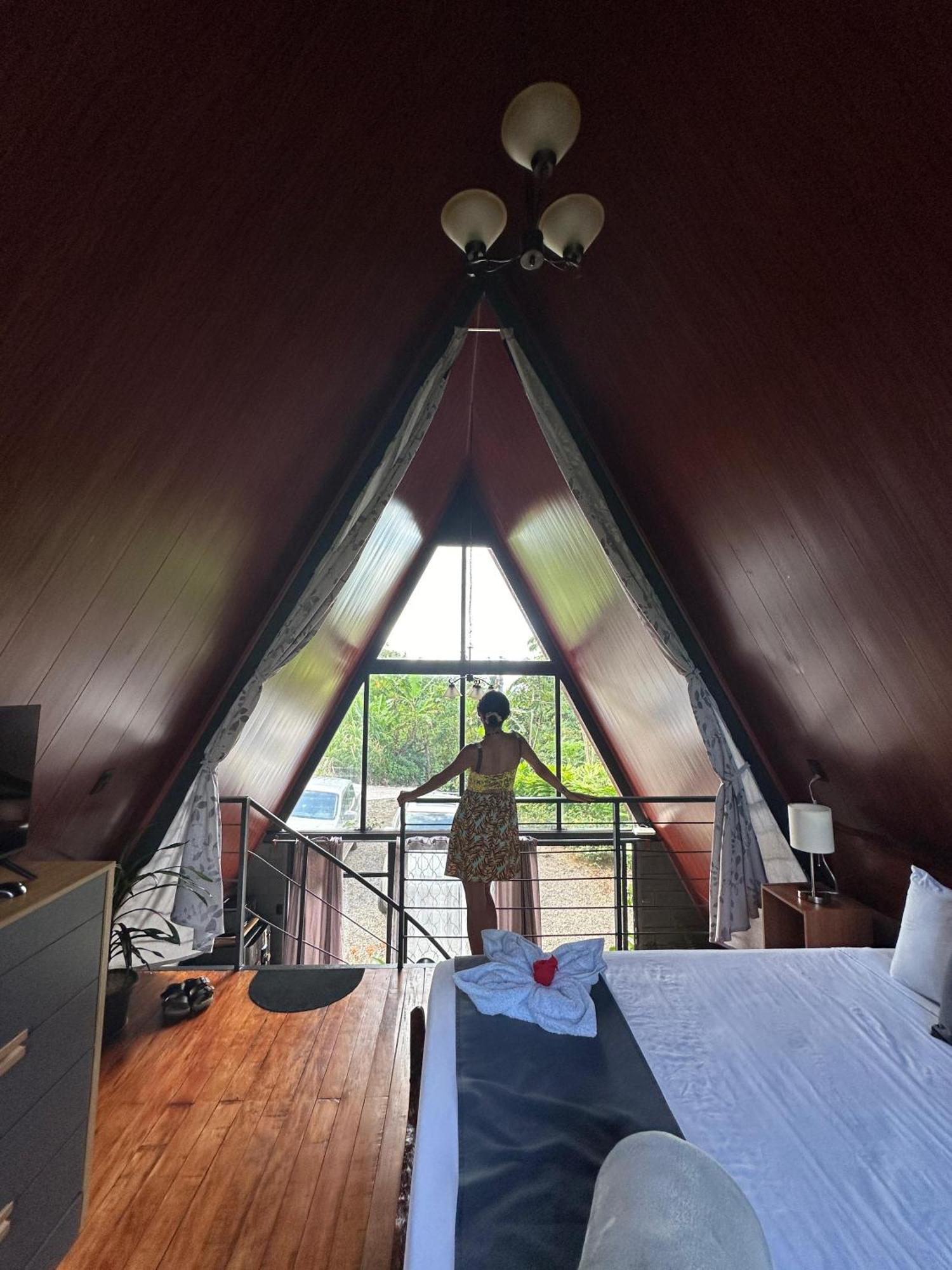 Yarumo Lodge, Rio Celeste Black Chalets Bijagua Bagian luar foto